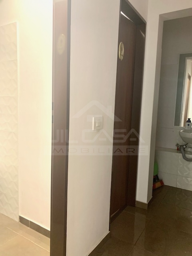 Vand Spatiu comercial la pret ieftin, bloc nou